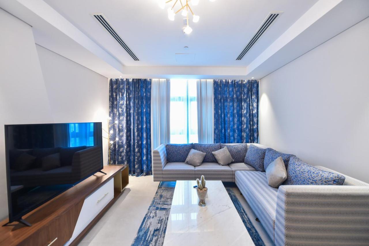 Waterfront Hotel Apartment Lusail Dış mekan fotoğraf A living room in a modern apartment