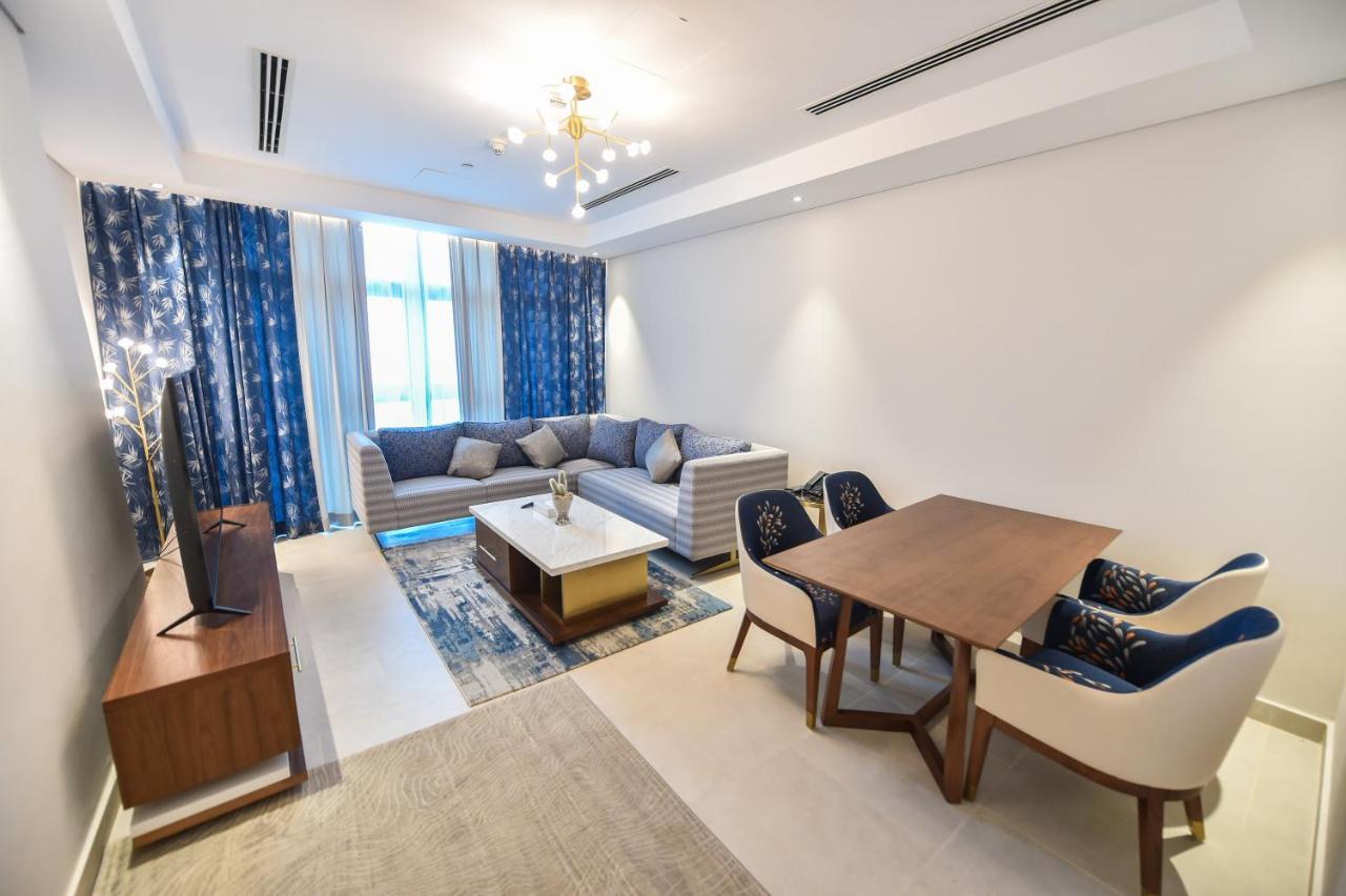 Waterfront Hotel Apartment Lusail Dış mekan fotoğraf A living room in a typical apartment