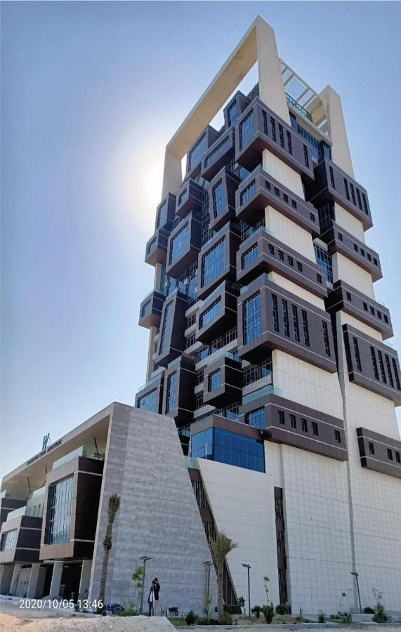 Waterfront Hotel Apartment Lusail Dış mekan fotoğraf The building in 2018