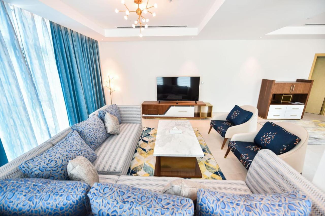 Waterfront Hotel Apartment Lusail Dış mekan fotoğraf A living room in a luxury apartment