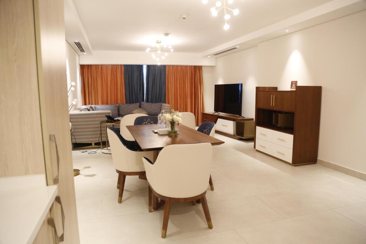 Waterfront Hotel Apartment Lusail Dış mekan fotoğraf A living room in a typical apartment