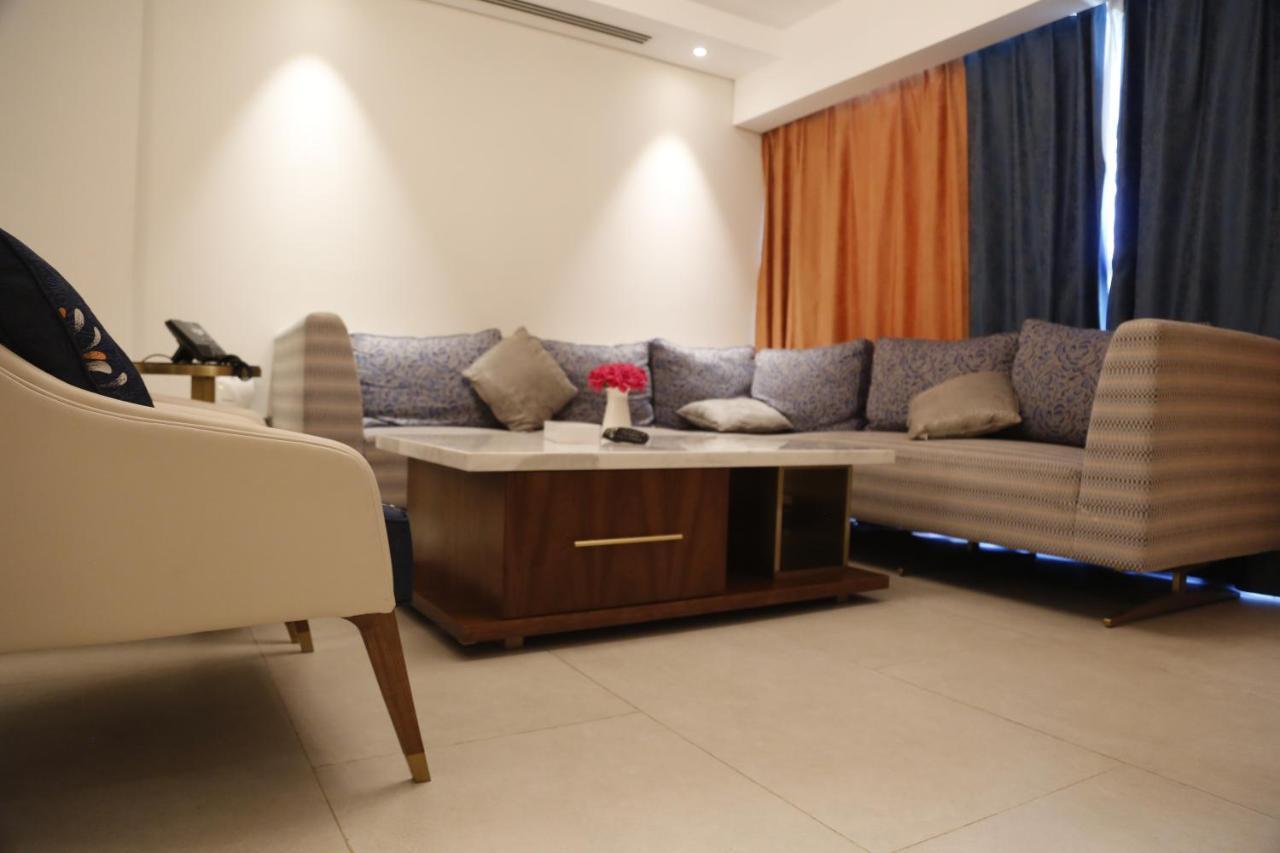 Waterfront Hotel Apartment Lusail Dış mekan fotoğraf A living room in a house
